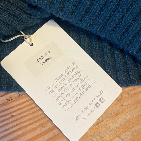 NWT Kinross Cashmere Cable Hat. - Picture 3 of 9